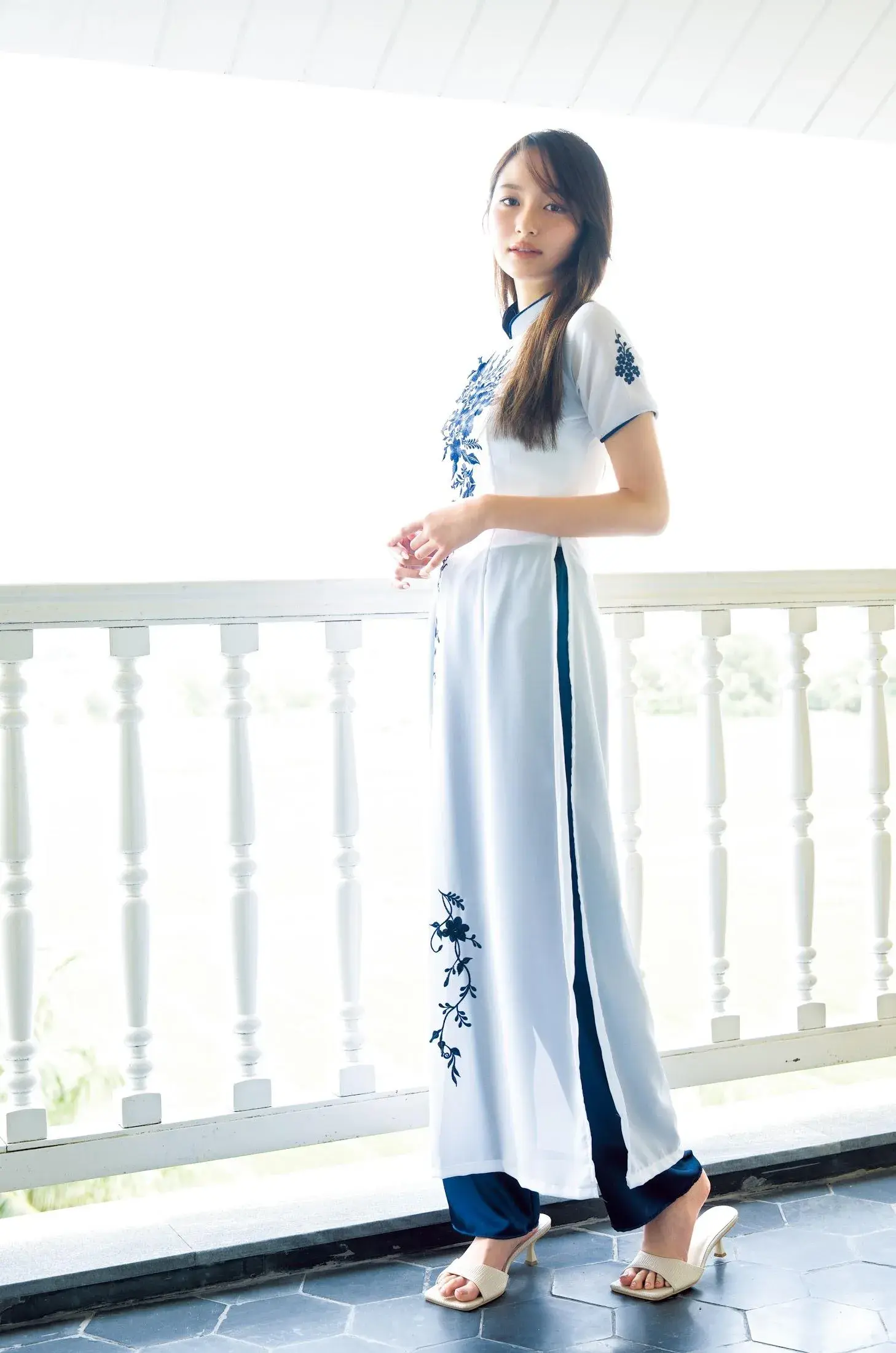 Hai mỹ nhân Nhật khoe dáng ở Việt Nam