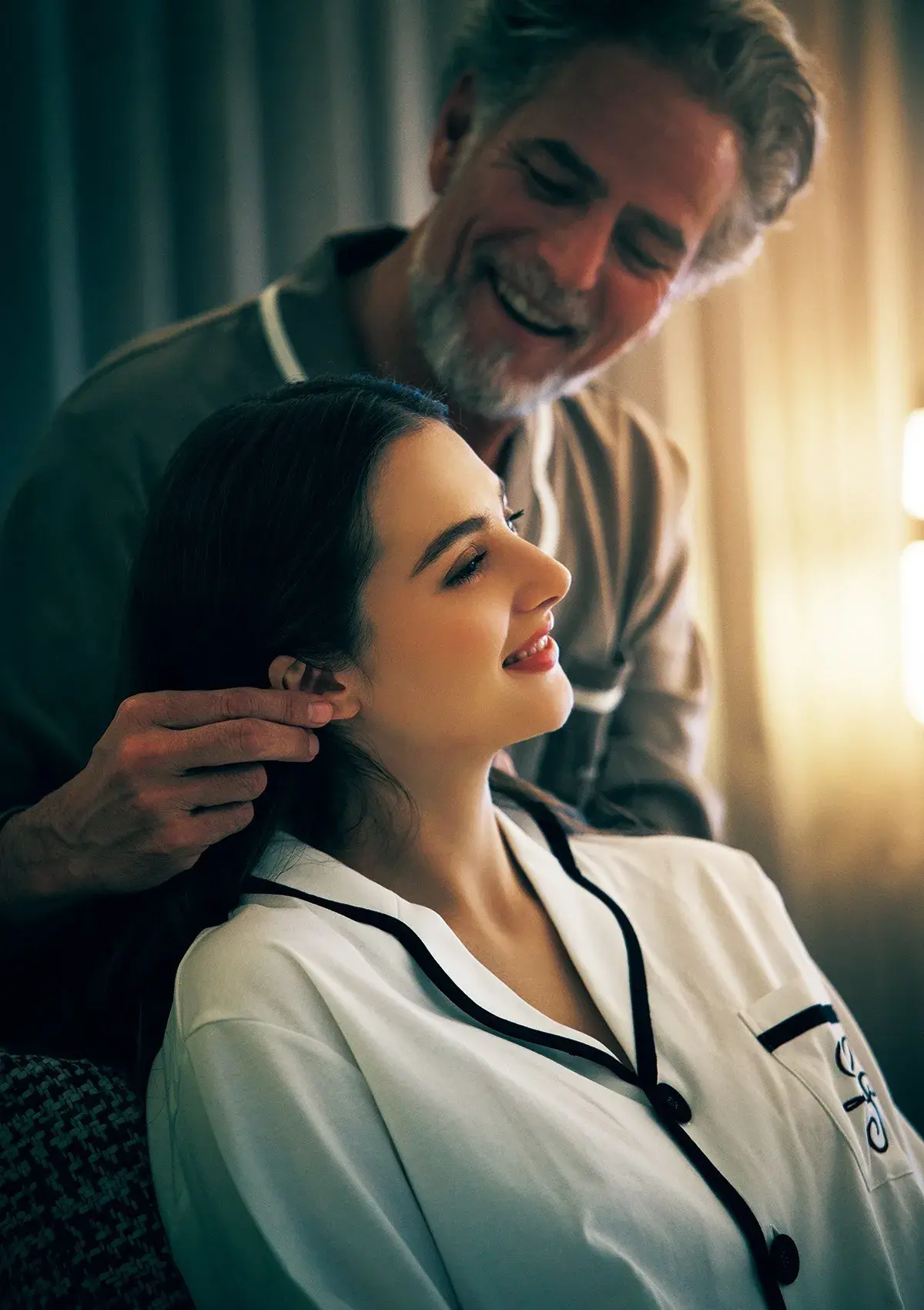 Mẹo Ngủ Ngon Cho Quý Ông Massage Tai Và Hương Thơm