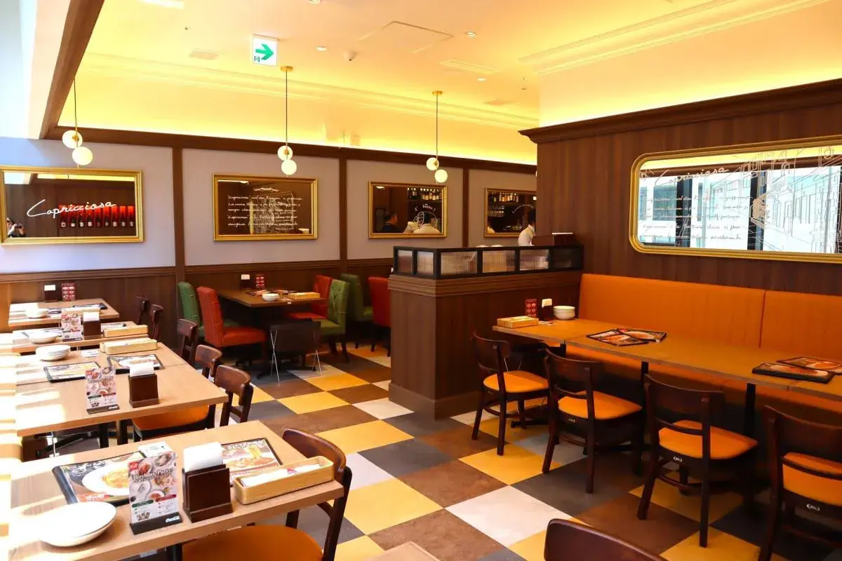 Nha hang Y Capricciosa khai truong tai KITTE Osaka