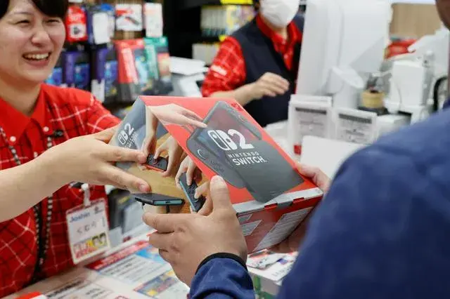 Nintendo Switch 2 ra mắt Người dùng xếp hàng
