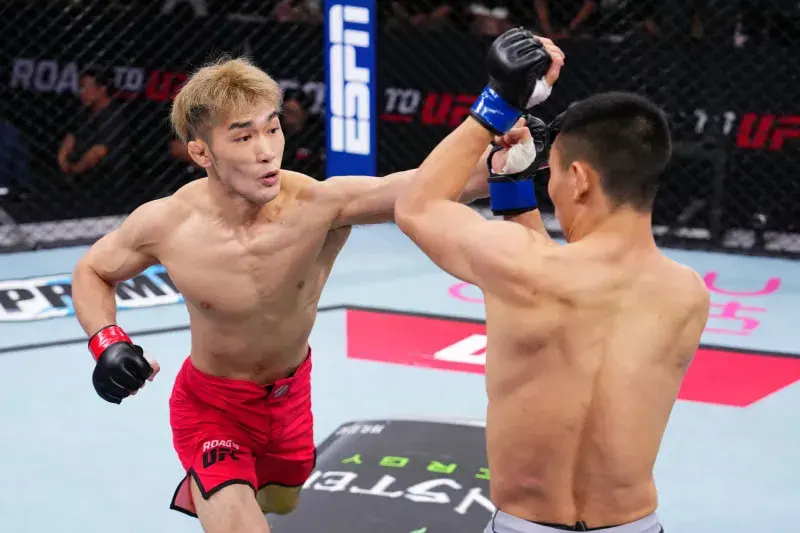 Võ sĩ Nhật thua KO trước nhà vô địch Việt Nam