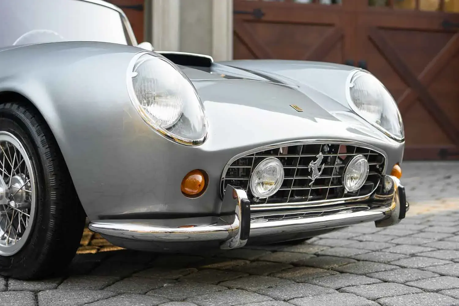 Xe nhí Ferrari 250GT Spyder giá 28.000 USD