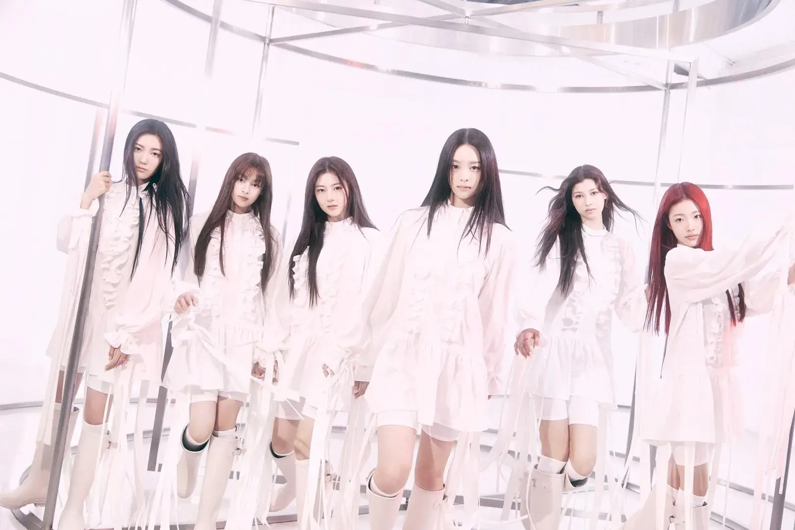 AtHeart Ca Khúc Debut 'Plot Twist' Vượt 15 Triệu Lượt Xem
