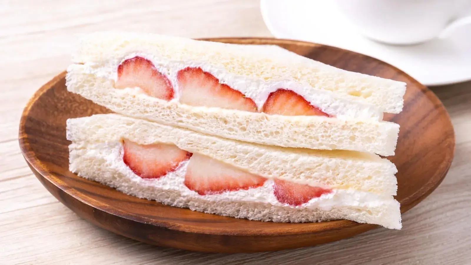 Bánh mì kẹp trái cây Nhật gây sốt tại Anh