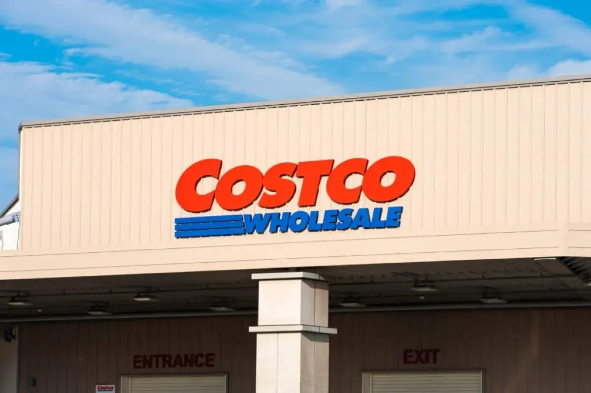 Bánh phồng tôm và trà hoa nhài được yêu thích tại Costco