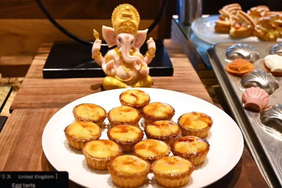 Buffet ẩm thực thế giới tại DoubleTree Hilton Osaka