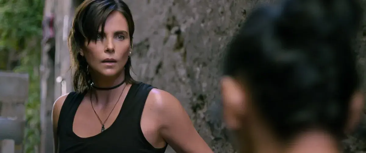 Charlize Theron đỉnh cao hành động The Old Guard 2