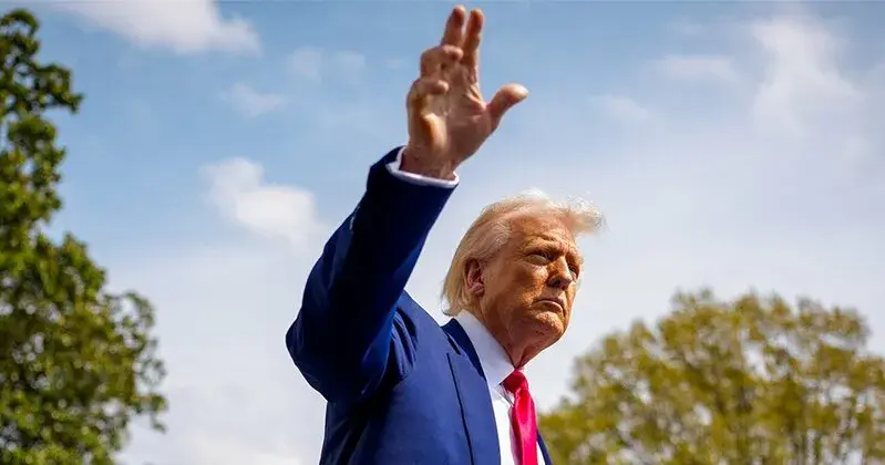 FRB Đối Mặt Bất Ổn Từ Thuế Quan Trump