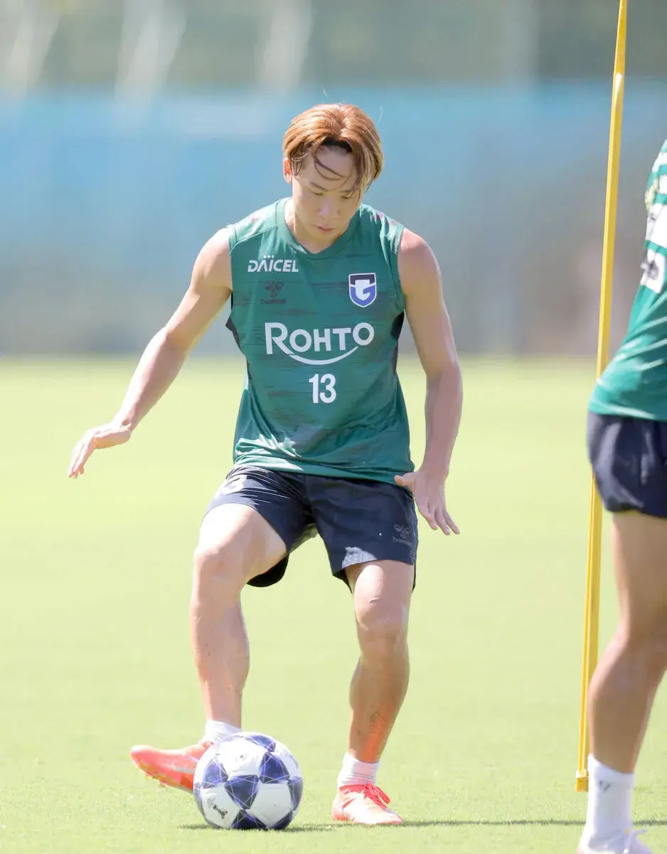 G Osaka tập bóng ACL2, Abe Shuto cảm giác khá nhẹ