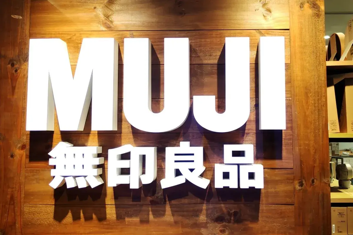 Hộp đựng thẻ Muji gây sốt 'Ví mini tiện lợi nhất'