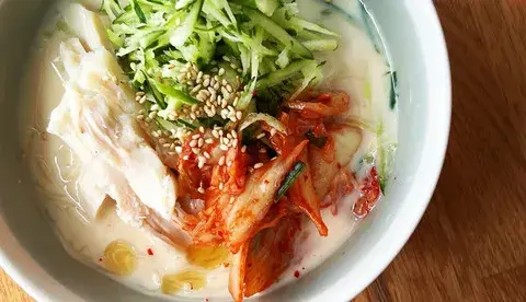 Ẩm thực và phong cách sống Từ món ăn tiện lợi đến đặc sản thế giới