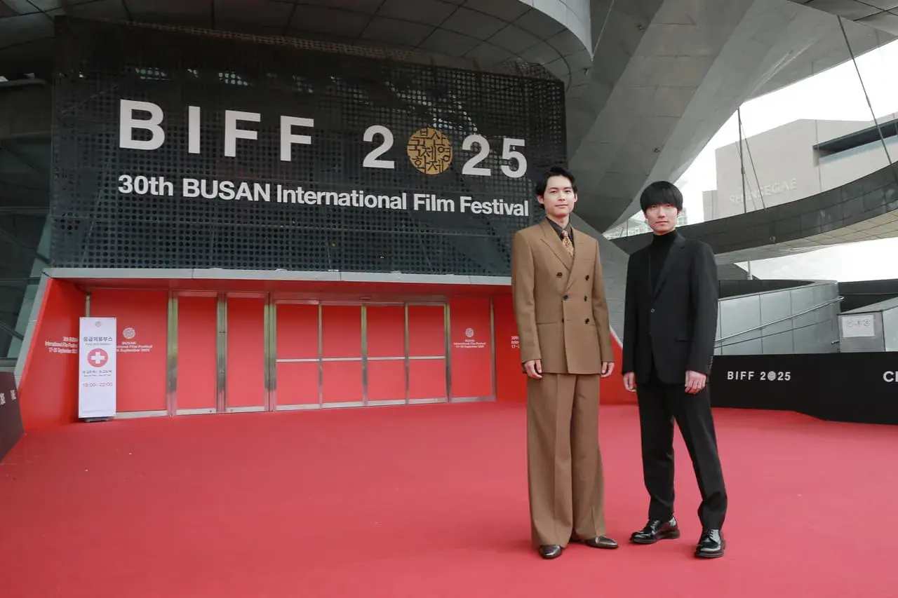 Matsumura Hokuto  Okuyama xúc động tại LHP Busan