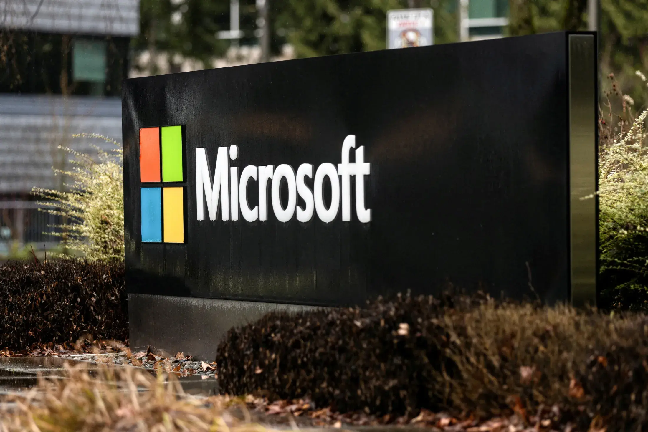 Microsoft thất bại vá lỗ hổng bảo mật SharePoint