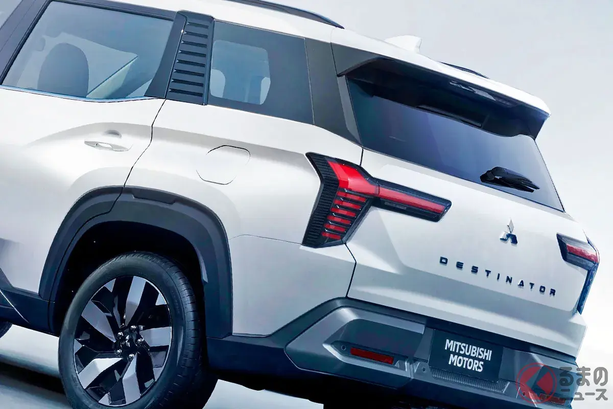 Mitsubishi Destinator SUV 3 hàng ghế mới, DNA Pajero