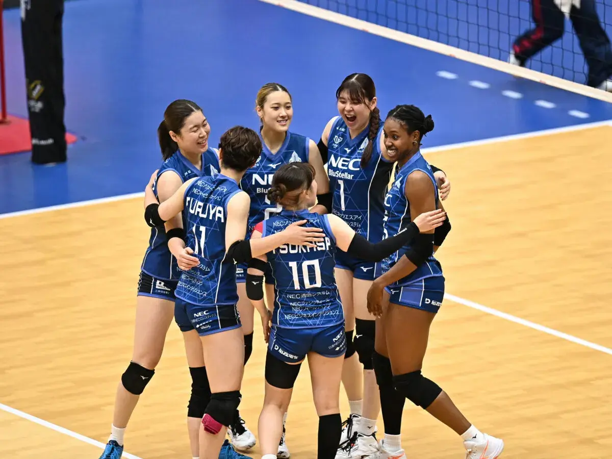 SV.LEAGUE Nữ NEC Kawasaki, SAGA Hisamitsu thắng lớn