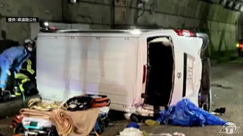 Tai nạn 6 người thương vong trên đường Michinoku vì lốp hè