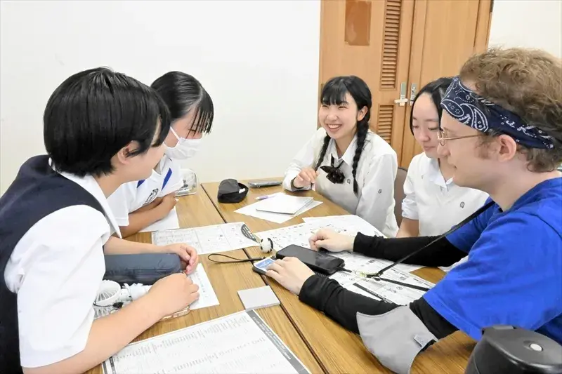 Tờ hướng dẫn đa ngữ Hỗ trợ người nước ngoài sơ tán