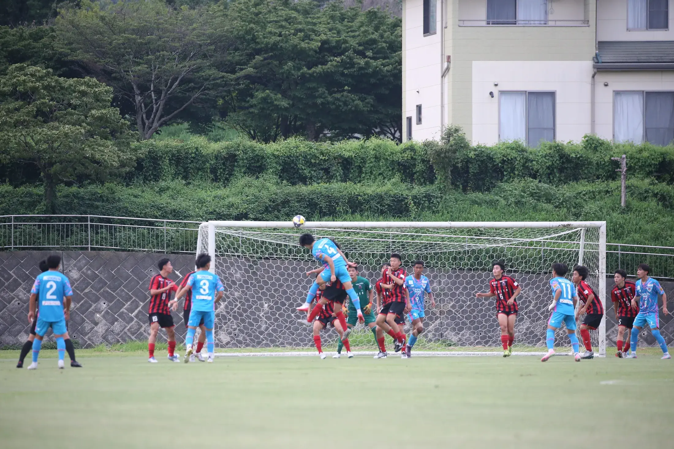 Tosu U-18 ra quân thắng 2-0, áp dụng đội hình đội chính