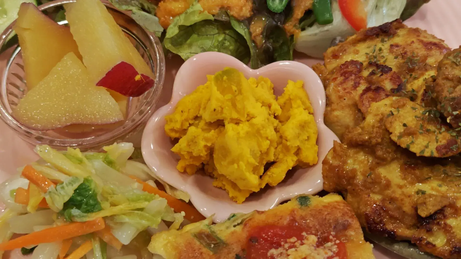 UmeUme Cafe Sakai Bữa trưa lên men  salon xông ngải cứu