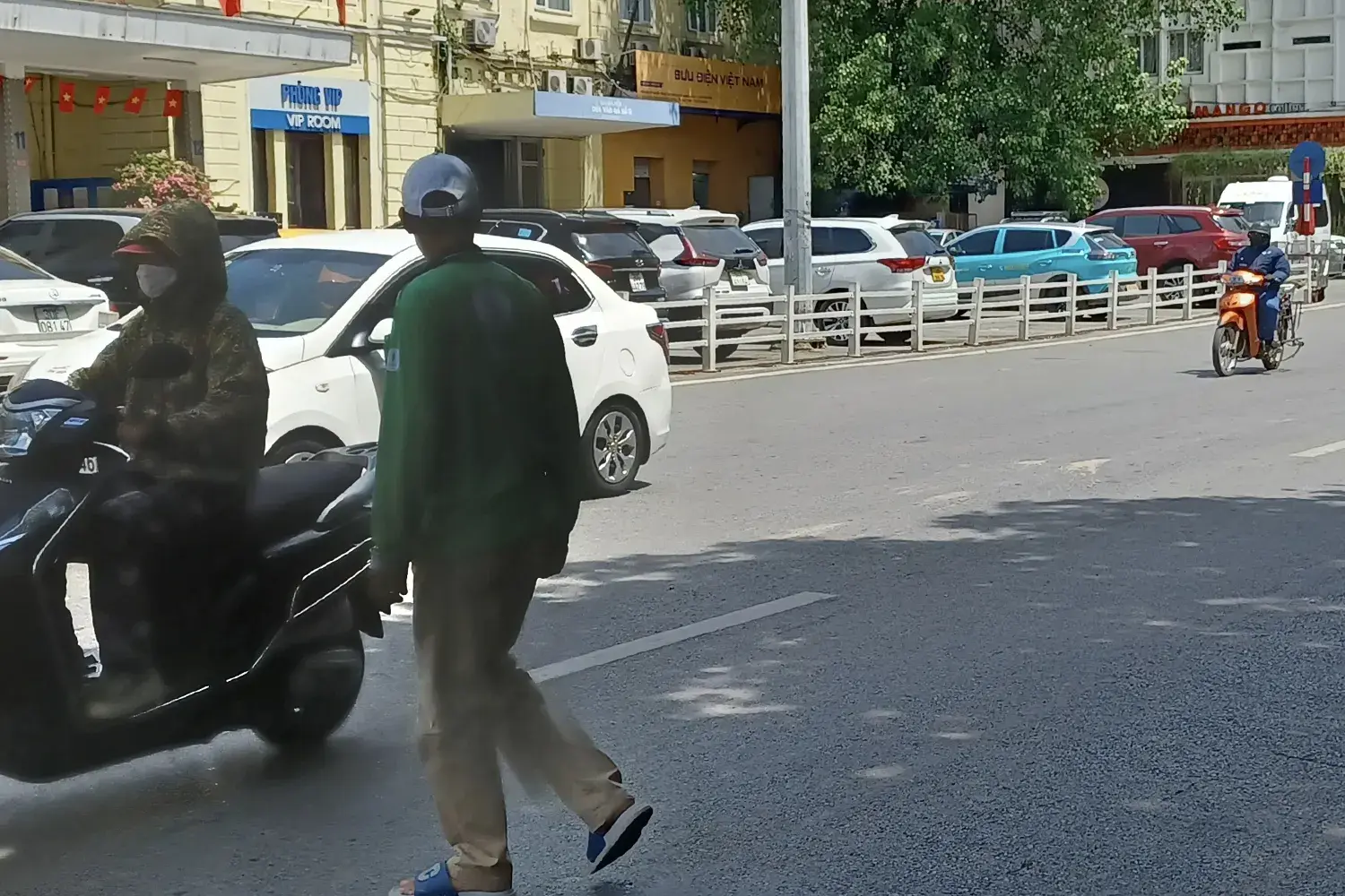 Vượt Đường Ở Châu Á Nguy Hiểm Dù Có Đèn Tín Hiệu