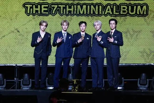 WayV ra mắt ca khúc mới, showcase 'BIG BANDS' tại Trung Quốc
