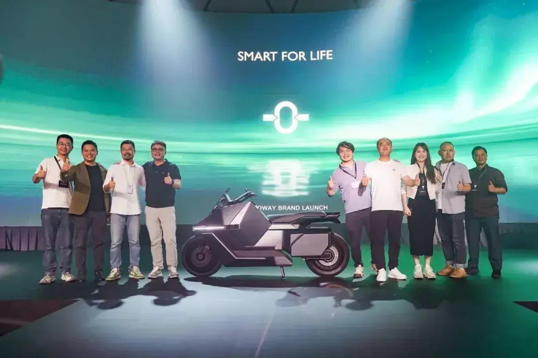 Xe máy điện OMOWAY ra mắt tại Indonesia với tính năng hỗ trợ lái